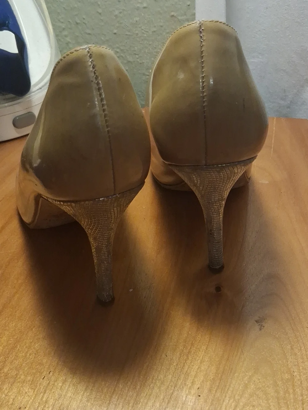 kate spade  Leather Round-Toe Size 6.5